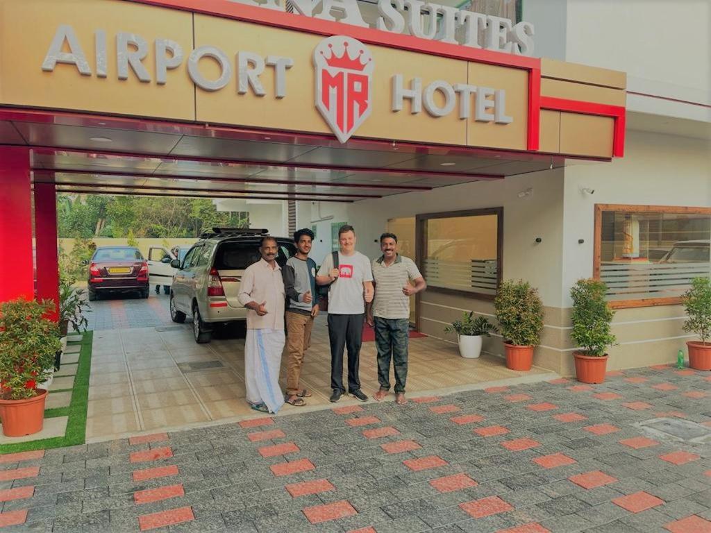 Marina Suites Airport Hotel Kochi Екстериор снимка
