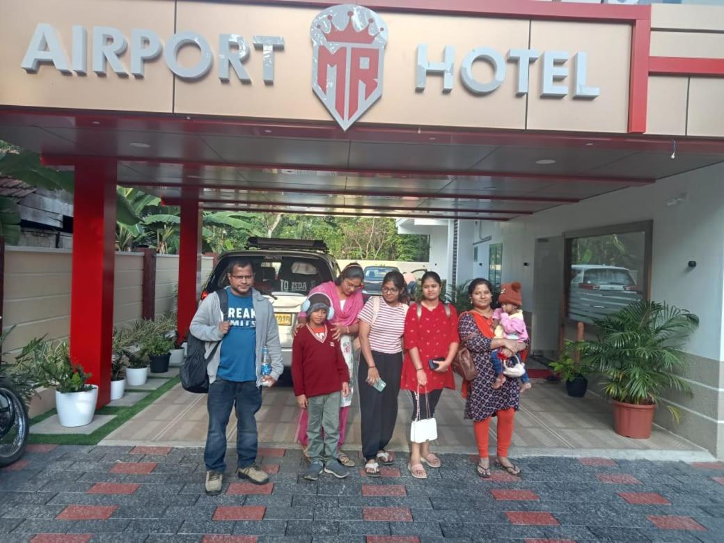 Marina Suites Airport Hotel Kochi Екстериор снимка