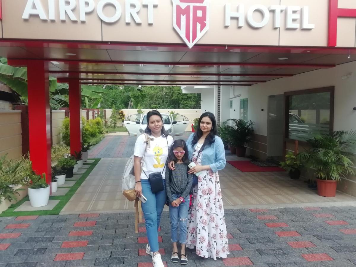 Marina Suites Airport Hotel Kochi Екстериор снимка
