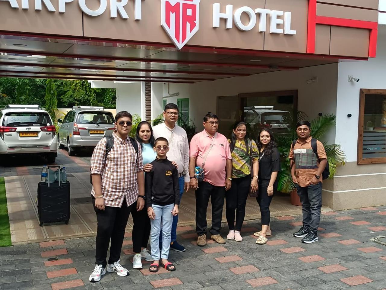Marina Suites Airport Hotel Kochi Екстериор снимка