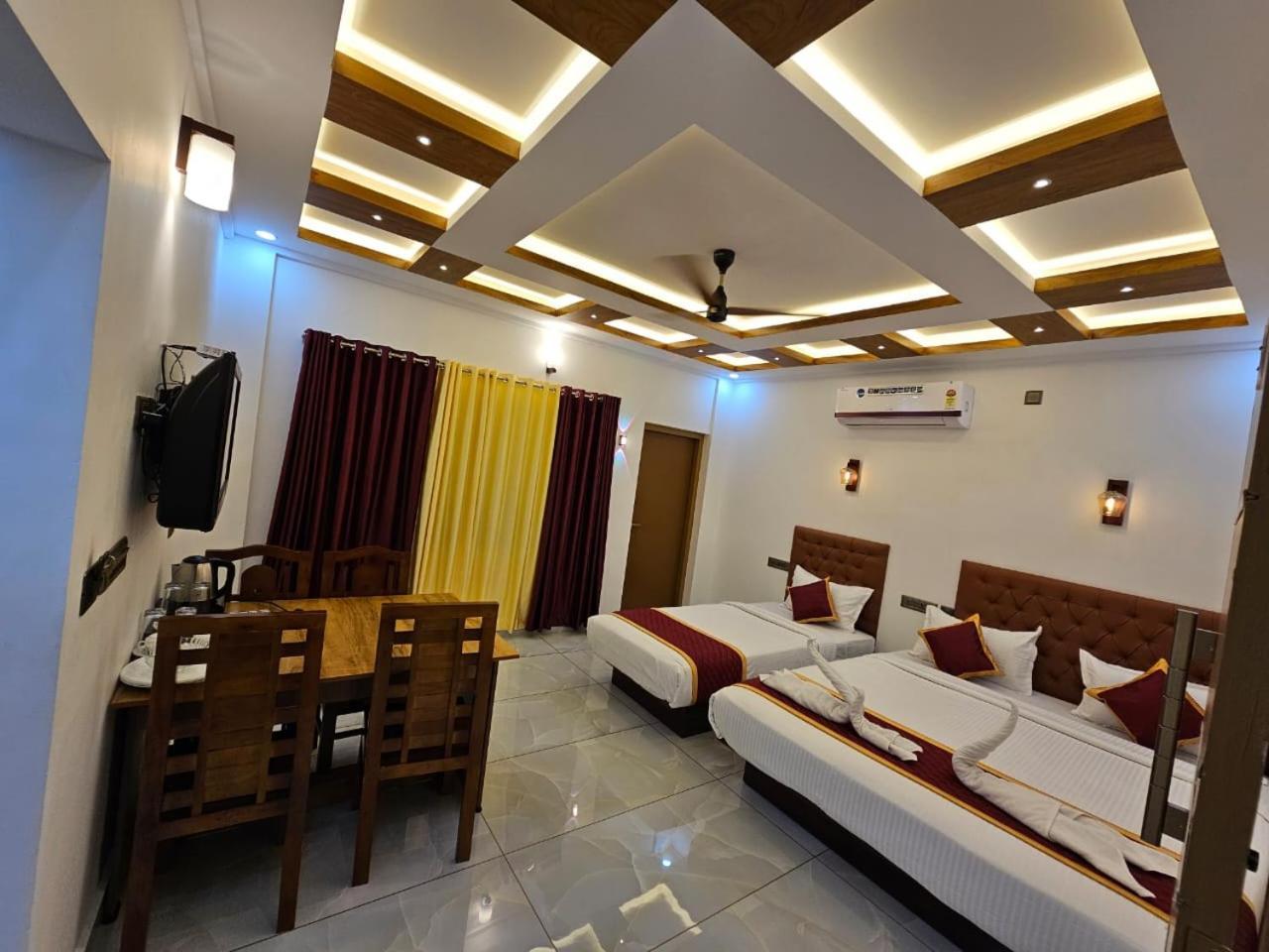 Marina Suites Airport Hotel Kochi Екстериор снимка