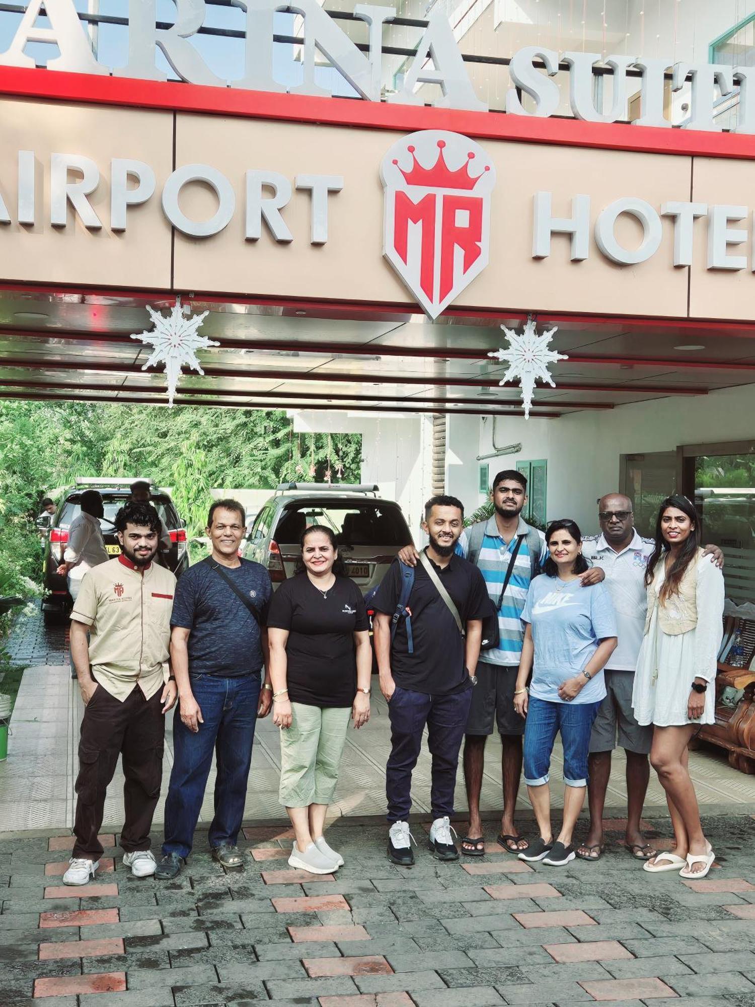 Marina Suites Airport Hotel Kochi Екстериор снимка